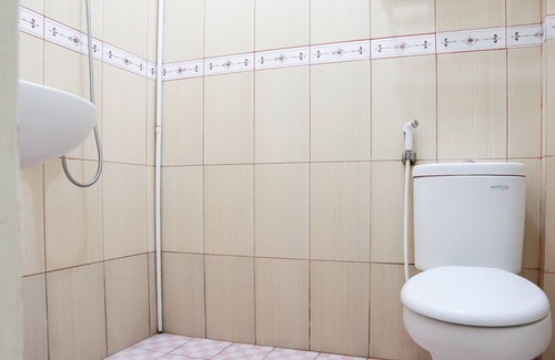 Padang Hotel | OYO 2202 Delima Guest House Syariah