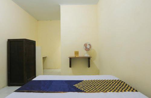 Rogojampi Hotel | OYO 2371 Islami Family Residence