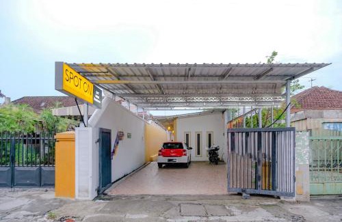 Blitar Hotel | OYO 2417 Melati Residence