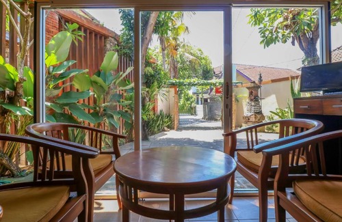 Denpasar Timur Hotel | OYO 2581 Ketut Smile