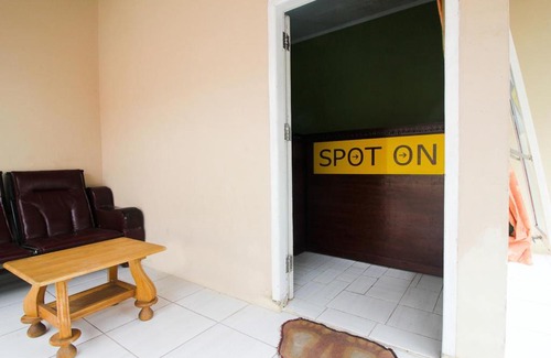 Mandau Hotel | OYO 2592 Homestay Bunda Puja