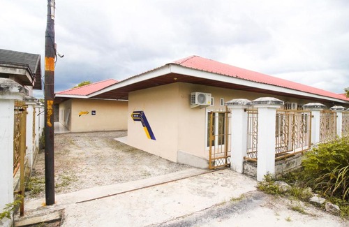Mandau Hotel | OYO 2592 Homestay Bunda Puja