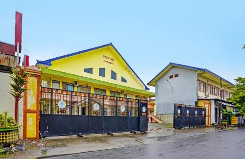 Pamekasan Hotel | OYO 2708 Hotel Kemuning Syariah
