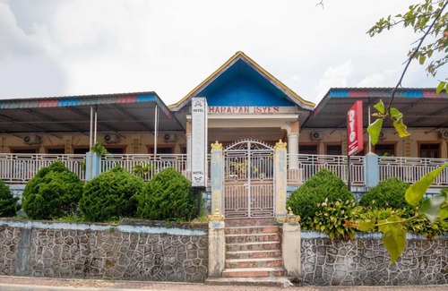 Parapat Hotel | OYO 3275 Hotel Harapan Isyes