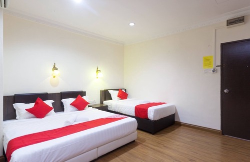 Taman Bunga Ros Hotel | OYO 43915 T P Hotel