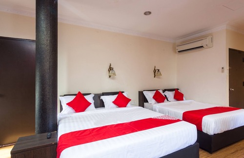 Taman Bunga Ros Hotel | OYO 43915 T P Hotel