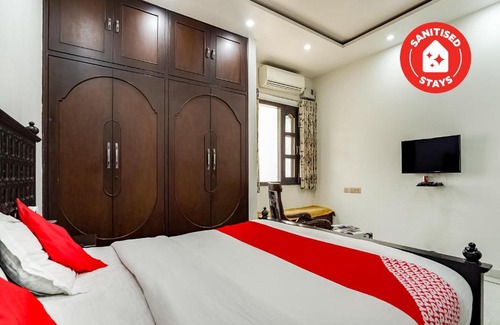 Green Park Hotel | OYO 66574 Mandakini Villa