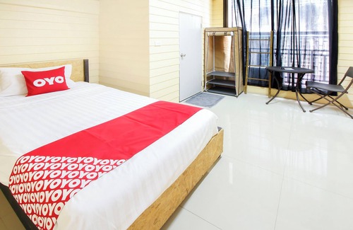 Ranong Hotel | OYO 674 Greenery Home