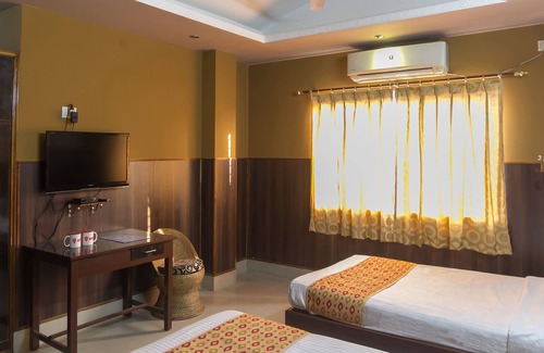 Sualkuchi Hotel | OYO 6996 near Beltola