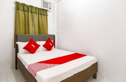 Magallanes Hotel | OYO 736 Jade Apartelle