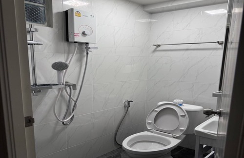 Chatuchak Hotel | OYO 75495 Ratchadadome Hostel Bangkok