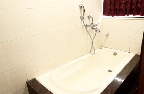 Bhowanipore Hotel | OYO 759 Hotel Rock Star