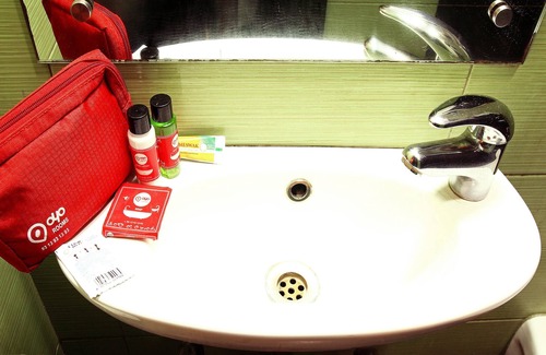 Bhowanipore Hotel | OYO 759 Hotel Rock Star