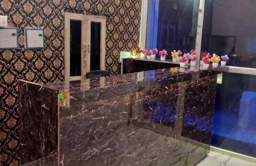 Auraiya Hotel | OYO 80788 Bluemoon Hotel