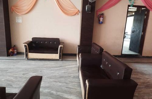 Kanpur Hotel | OYO 81141 Mangal Bhawan