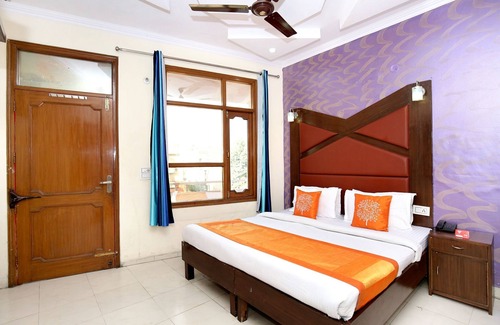 Sector 45 Hotel | OYO 8278 Supremo
