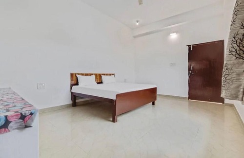 Shivpuri Hotel | OYO 87955 Siya Hotel