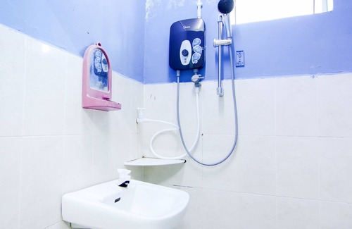 Tangkak Hotel | OYO 89684 Mawaddah Inn Stay