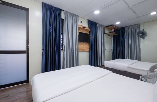 Cherating Hotel | OYO 89873 Nurbayu Chalet
