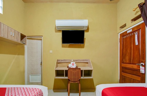 Kepanjen Hotel | OYO 90061 Melati House Syariah