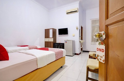 Subang Hotel | OYO 90118 Hotel Diamond Syariah