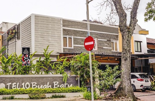 Malabar Hotel | OYO 90278 Hotel Sepuluh Buah Batu Bandung