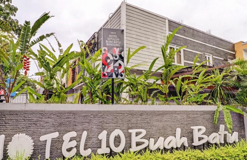 Malabar Hotel | OYO 90278 Hotel Sepuluh Buah Batu Bandung