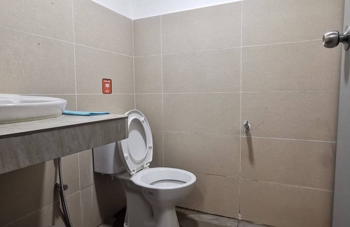 Penampang Hotel | OYO 90372 Greybirds Hostel