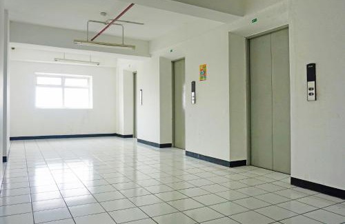 Gunung Putri Hotel | OYO 91593 San San Rooms Apartment Gunung Putri Square