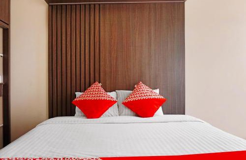 Gunung Putri Hotel | OYO 91593 San San Rooms Apartment Gunung Putri Square
