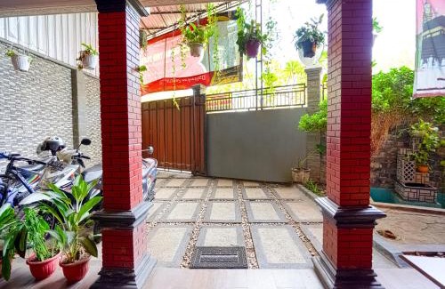 Pasuruan Hotel | OYO 91827 Tutus Homestay Syariah