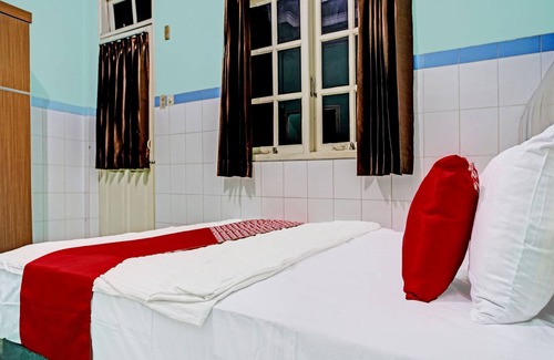 Kisaran Timur Hotel | OYO 91874 Kisaran Residence Syariah