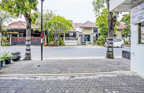 Pamekasan Hotel | OYO 92124 Raya Permai Homestay Syariah