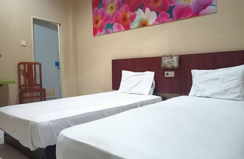 Tarakan Hotel | OYO 92126 Hotel Syariah Sumber Mulya NunukanNearAlun - Alun Kota Nunukan