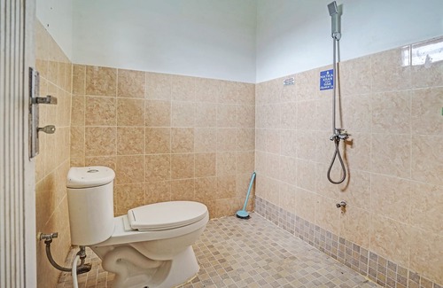 South Ogan Komering Ulu Hotel | OYO 92386 Cottage Melati Homestay