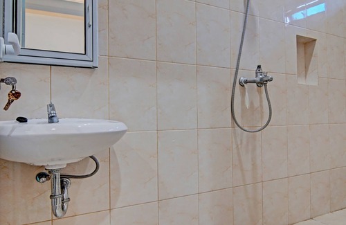 Riau Province Hotel | OYO 92591 Wisma Pangestu SyariahNearTamanselera