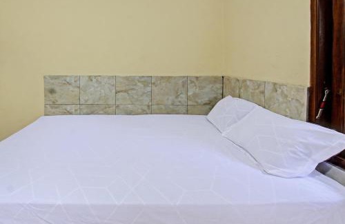 Kecamatan Narmada Hotel | OYO 92619 Inn Homestay