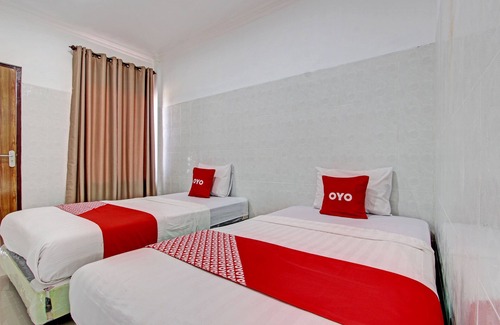 Pati Hotel | OYO 93011 Hotel Griya Lestari Pati 2
