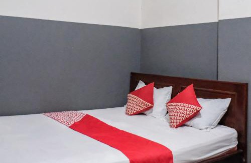 Waena Hotel | OYO 93117 Penginapan Tiga Dara