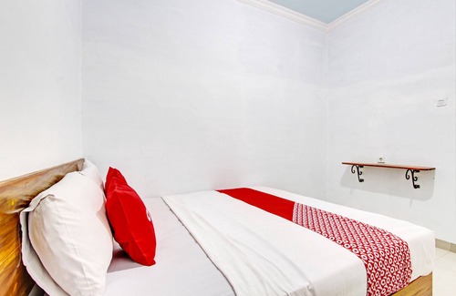Purwokerto Hotel | OYO 93253 Guest House Arundaya Syariah