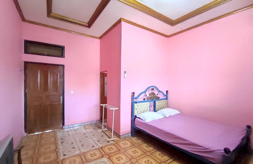 Kendari Hotel | OYO 93299 Homestay Aqsa