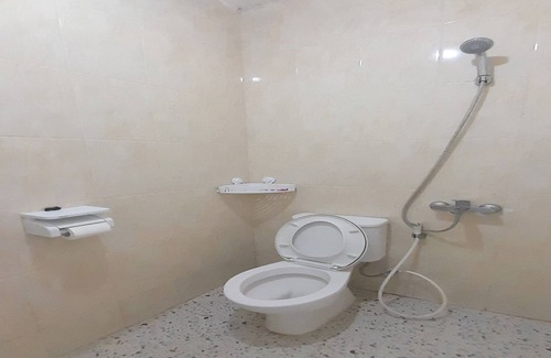 Binjai Hotel | OYO 93402 Family Homestay Syariah