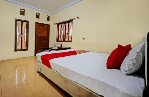 Tretes Hotel | OYO 93422 Villa Tirto