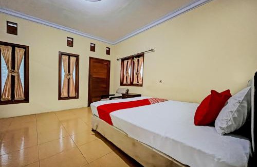 Tretes Hotel | OYO 93422 Villa Tirto