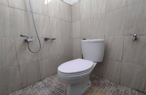 Marabahan Hotel | OYO 93654 Gr Kost Kaladan