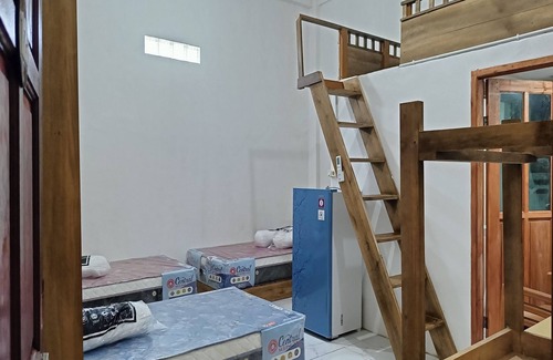 Somba Opu Hotel | OYO 94114 Melros Place Homestay