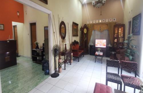 Balikpapan Hotel | OYO 94671 Classic Guesthouse