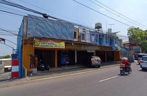 Tembalang Hotel | OYO 94700 Kd House