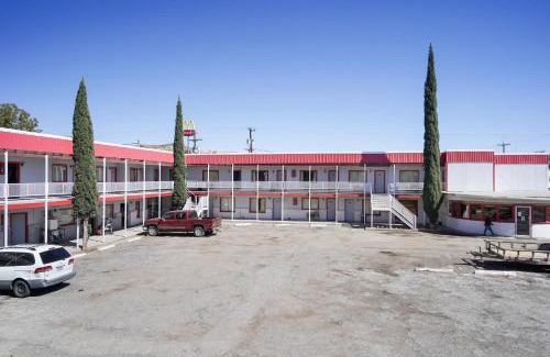 Alpine Hotel | OYO Alpine TX near Big Bend National Park