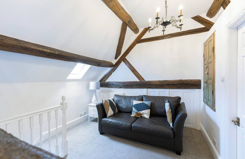 Etwall Hotel | OYO Blenheim House